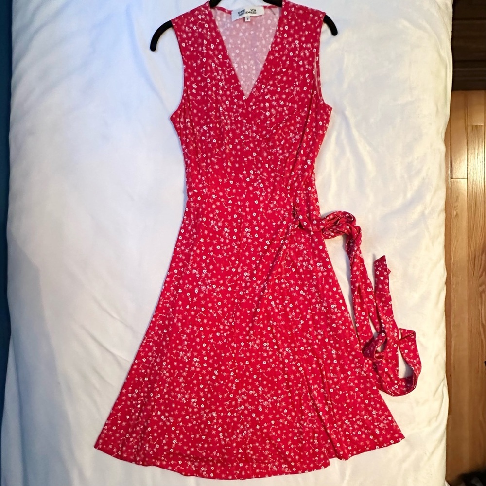 Diane Von Furstenberg Red Jasmine Floral Wrap Dress S soft fit flare sleeveless - Picture 2 of 7